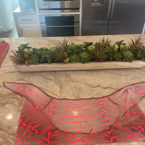 Beach bunny cover up. - Picture 8 of 14